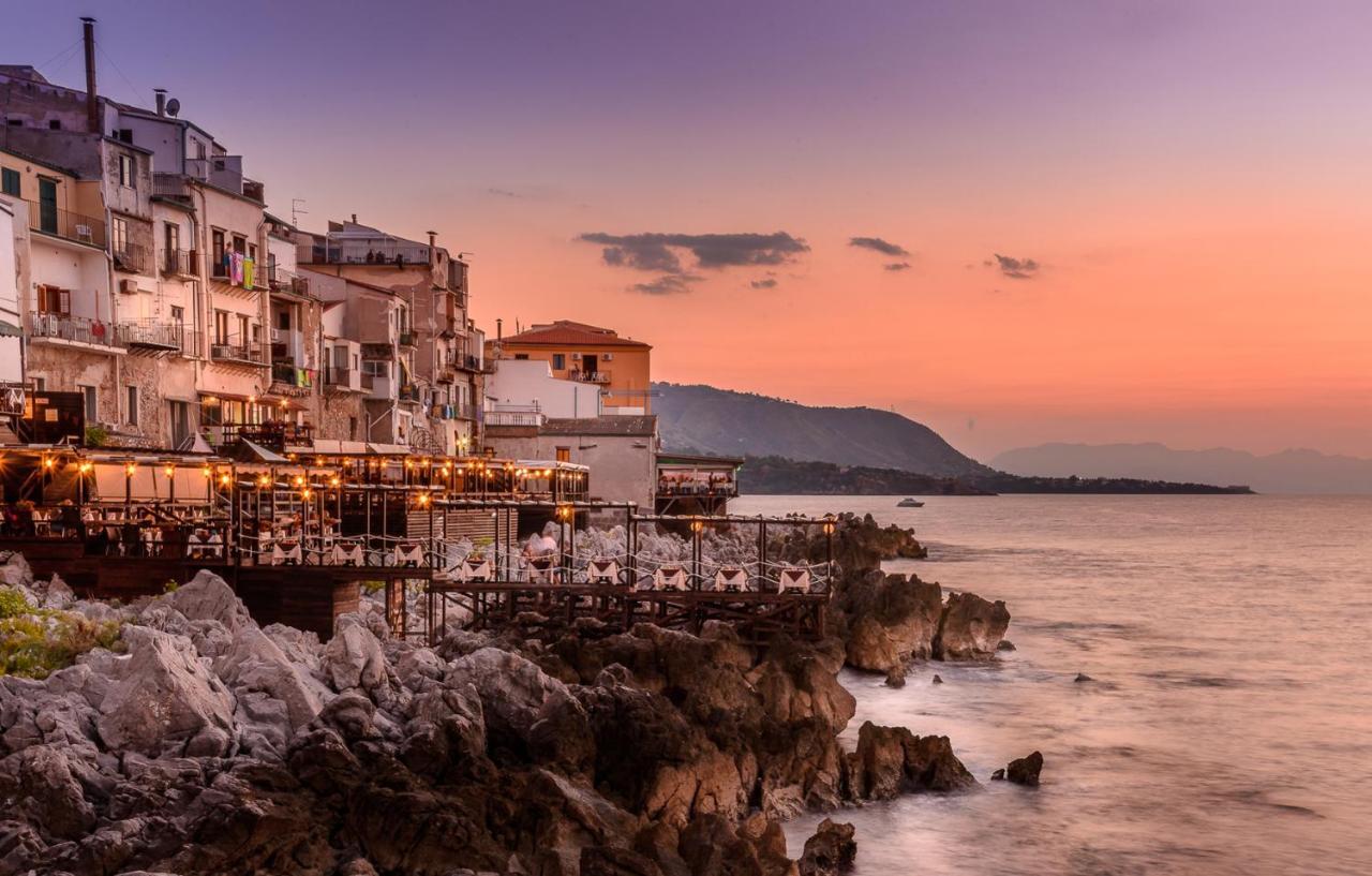Favolosa Casa Vacanza A تْشيفالو المظهر الخارجي الصورة